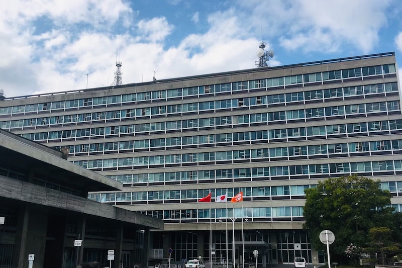 生徒を『自宅に連れ込み』わいせつ行為、部下の職員に【いきなりキス】 「男性教頭と教諭」懲戒処分