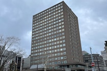 生徒の胸ぐらつかみ『恫喝』、女子生徒に「放課後、会いませんか？」など…　【札幌市教職員4人】懲戒処分