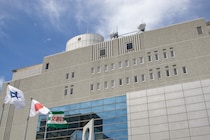 商業施設で『女性の下着』盗撮　市役所職員(47)逮捕　目撃者に【取り押さえられる…】