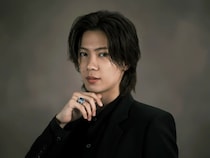 神宮寺勇太(Number_i)登場！　 『MIKIMOTO』スペシャルムービー公開！！　神宮寺「箱を開けた時の驚きと感動で言葉を失いました」