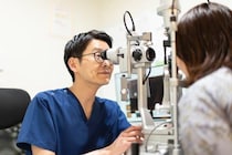高齢化で増える目の疾患、「地域眼科」に求められる早期発見と継続医療の役割