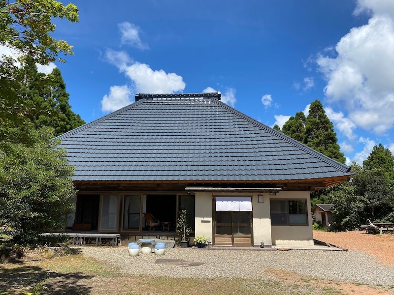 ブームに沸く「一棟貸し」で、いま勝ち残るビジネスモデル ――1000坪の古民家再生にみる、地方宿泊のニーズ変化と運営のリアル