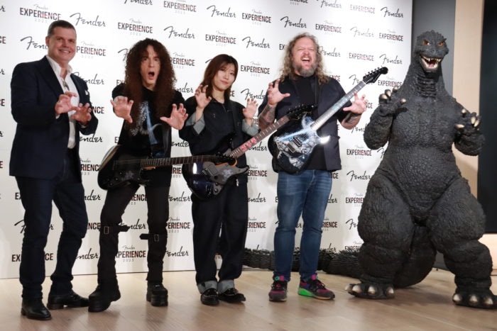 「FENDER EXPERIENCE 2025」開幕直前イベントでゴジラとのコラボギターが初お披露目