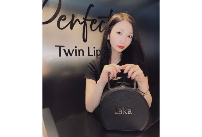 これ1本で韓国っぽ唇♡Laka話題の新作ツインリップレビュー