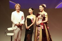 女性の内面的な美しさを表現する「Aphros Queen Award 2026」にMEGUMI・小椋ケンイチが登壇
