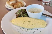 【仙台ランチ】自家製パンとふわとろオムレツで至福のランチタイム『cafe de MOU』〜青葉区支倉町〜