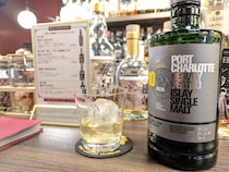 【仙台駅東口/BAR】種類豊富なウイスキーが揃うショットバー　～お酒の美術館～