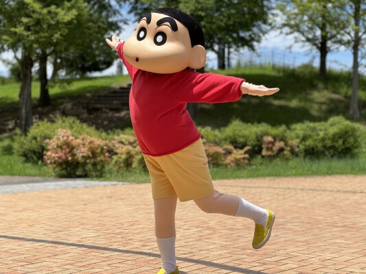 ニジゲンノモリ「クレヨンしんちゃんアドベンチャーパーク」 映画連動企画『アワジ ダンスフェスティバルinニジゲンノモリ』 9月の土日祝日限定！しんちゃんが遊びに来て一緒に灼熱のダ
