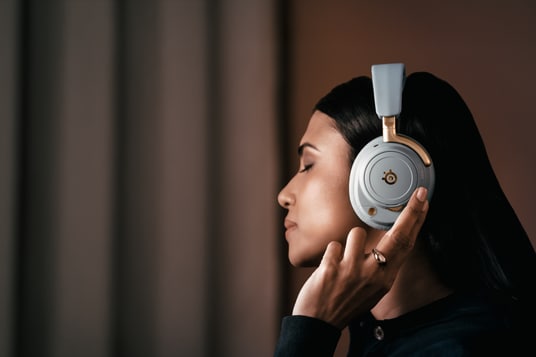 ～いまだかつてない、サウンドの頂点～世界初（＊1）Hi-Resワイヤレスゲーミングヘッドセット「Arctis Nove Elite」発表2025年10月17日(金)より日本全国順次発売