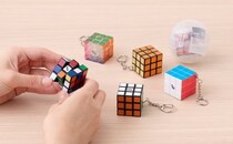 【ルービックキューブ】シリーズ初のカプセルトイ！つけて可愛い＆回して楽しい