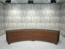 コンクリート・ストーン（打ちっ放し）壁面に、スタジオ・リニューアル ＆ モニター・キャンペーンも実施