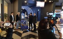 テレビ局からの取材!アジアのパワー系アクション俳優の先駆者 大東賢監督作品アクション映画「～運送ドラゴン～パワード人間バトルクーリエ」