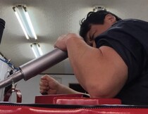 ”アームレスリング元日本王者・大東賢”「パワー系アクション俳優」という新ジャンルを確立した唯一無二の先駆者！世界のアクション映画の歴史に新たな１ページを刻む