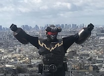 社会派アクション映画・パワー系アクション俳優の大東賢監督『～運送ドラゴン～パワード人間バトルクーリエ』が話題――労働問題を真正面から描く異色作