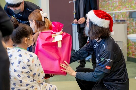 プロeスポーツチームENTER FORCE.36が取り組む、クリスマスの特別チャリティプロジェクトに参画
