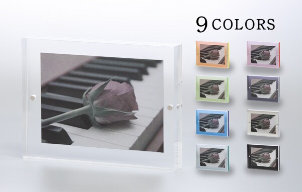 アクリル加工の老舗・さくら樹脂、20mmの極厚層が生み出す「浮遊感」を追求したフォトフレーム「L判フォトフレーム カラーズフィット」を本日発売