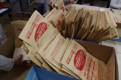 ～はがきや切手が子どもの居場所を応援する支援金に～ 家庭に眠るはがきや切手の回収を開始しました