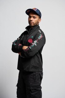 戦いの拠点を本格的に日本にするために来日。同時にグローバルエージェンシー株式会社と複数提携契約を締結。