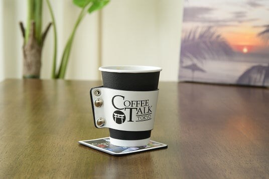 『コーヒートーク』シリーズ初のムック本が2月25日に発売。寒い日にピッタリのカップスリーブとコースターがセットに