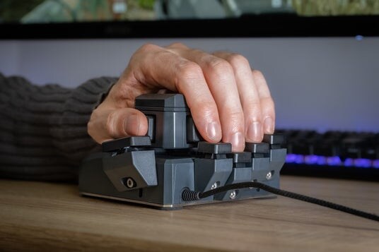 【日本初上陸】ドイツ発・究極の操作性を追求したゲーミングギア「MoveMaster RSG」が国内展開を開始