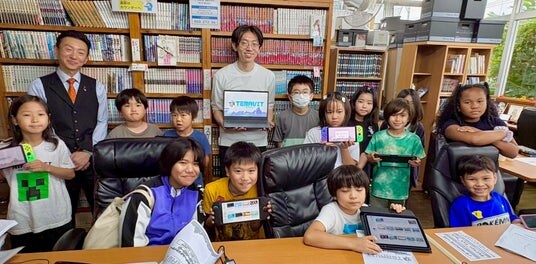 『テラビット』のゲーム制作体験を通じた次世代のIT人材育成の実現に向けて、沖縄「さんすうカフェ」へPCを寄贈！