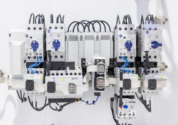 ロックウェル･オートメーション、新開発のモータ制御および電源接続機能でEtherNet／IP In-Cabinetソリューションを拡張