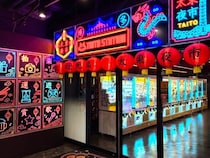 話題の台湾式を含むクレーンゲーム約100台設置の“台湾夜市風お祭りエンタメ空間”「タイトーステーション」キャナルシティ博多センターウォーク5Fに8／8オープン！