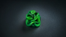 すべてのキーを、ひとつの芸術作品に――Razer、Artisan Keycap - Triple-Headed Snake Editionを発表