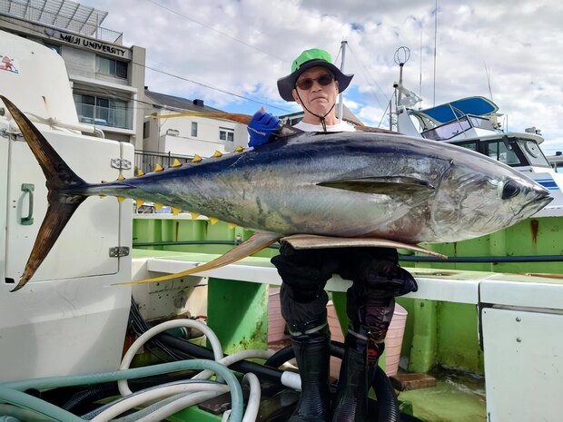 【釣果速報】神奈川県長三朗丸でカツオ・キハダが連続ヒット&ダブルキャッチで好調!今後も期待大!