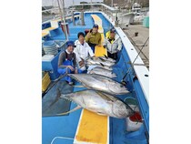 【釣果速報】神奈川県成銀丸にモンスター級のキハダ現る！格闘の末46.10kgをGET！今後も熱いファイトが楽しめる可能性大！