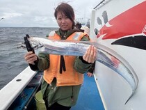 【釣果速報】MAX112cm！東京都の深川 吉野屋で110cm台のメーター級＆極太タチウオをGET！大物狙うなら今すぐ乗船して！