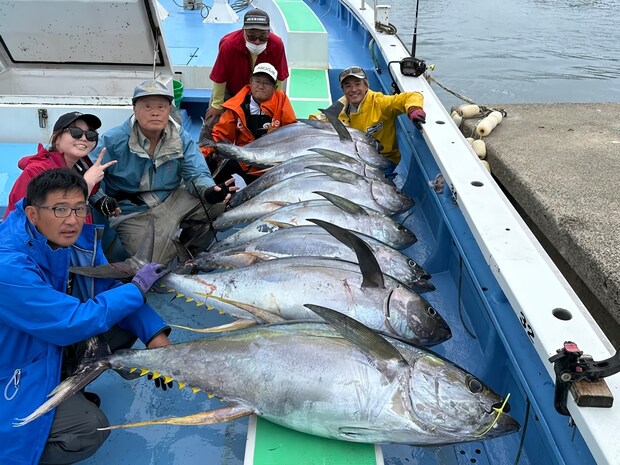 【釣果速報】神奈川県大松丸でドドンと55.00kgのキハダ上がる!4.00kgに迫るカツオもGET!今乗船すれば大物ヒット間違いなし!