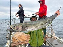【釣果速報】千葉県林遊船でシーバス・アジ・サワラの人気魚種一挙獲り！大物ハントで有終の美を飾ろう！
