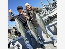 【釣果速報】和歌山県海虎でブリ・メジロがテンポ良く上がる！95cmのブリを順調にゲット！どでかい青物を獲ろう！