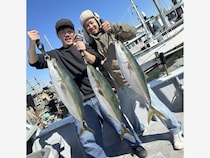 【釣果速報】和歌山県海虎でブリ・メジロがテンポ良く上がる！95cmのブリを順調にゲット！どでかい青物を獲ろう！