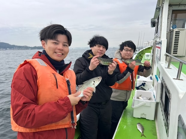 【釣果速報】神奈川県政信丸でアジ爆釣!!40cm近い良型もヒットし文句なしの好釣果!一日アタリ続ける大興奮の釣行へGO!