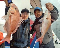 【釣果速報】でか～～～～い！兵庫県海蓮丸で67㎝のマダイキャッチ！現在、中～大鯛メインにコンスタントに釣れてる模様です！