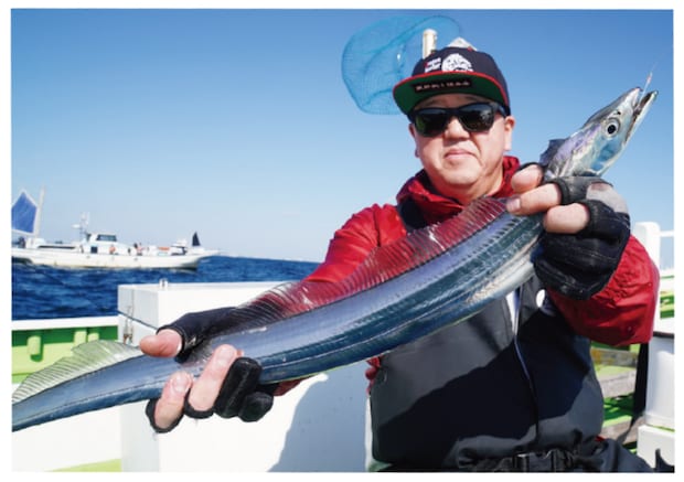 湾奥にタチウオの群れ集結テクニックを磨くなら今！