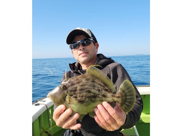 【釣果速報】30cmのデカハギをキャッチ！神奈川県長三朗丸の船長が厳選したポイントで人生最大のカワハギを捕まえよう！