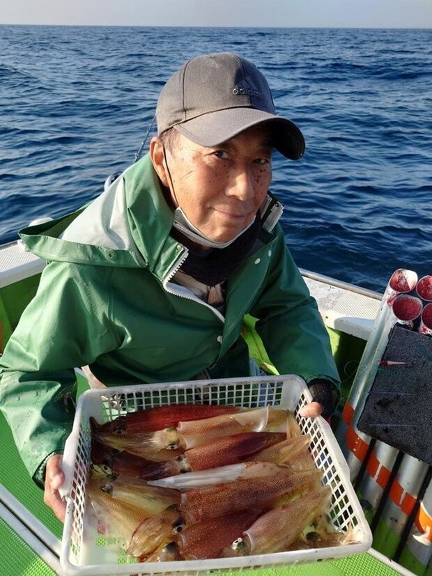 【釣果速報】ヤリイカが終日ヒット!神奈川長三朗丸に乗船して憧れの高級イカを釣りに行こう!
