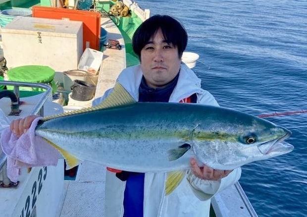 【釣果速報】神奈川県あまさけや丸が7kgの良型ブリゲットで好調!泳がせ釣りのダイナミックなファイトを絶対一度は体験して!マダイ船も好調です!