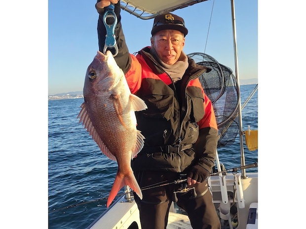 【釣果速報】大阪府RAKU MARU（楽丸）でマダイ全員安打達成！仲間とわいわい釣りを楽しみたいならRAKU MARUに決まり！