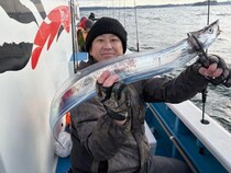 【釣果速報】東京都深川　吉野屋でメーター級のタチウオGET！MAXは110cm！あなたもドラゴン目指して乗船してみませんか？