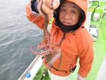 【釣果速報】神奈川県長崎屋でマダコ全員ゲット達成！年末はタコ釣行に挑戦しませんか？