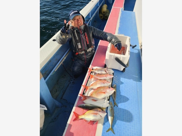 【釣果速報】神奈川県成銀丸でマダイ確保!ゲストも豪華で幸先の良い釣り初めに!