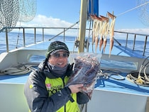 【釣果速報】なんて映える釣果写真なんだ！40cmクラスのスルメイカを順調にゲット！神奈川県大松丸でどでかいイカを獲ろう！