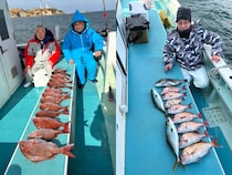 【釣果速報】神奈川県伝五郎丸で最大2.20kgのデカマダイGET！イナダ・クロダイも上がり船上のテンションはMAX！