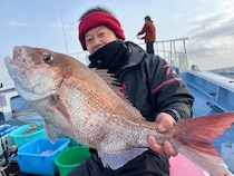 【釣果速報】千葉県梅花丸で4.70kgの良型マダイゲット！カサゴやマハタも交じり豪華なお土産に！春の釣行ならこの船に決まり！