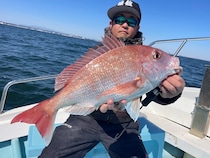 【釣果速報】神奈川県村本海事で獲れるマダイがデカい！2kg前後の良型多く、ゲストも多彩！さあ、ビッグドリームを掴みに行こう！