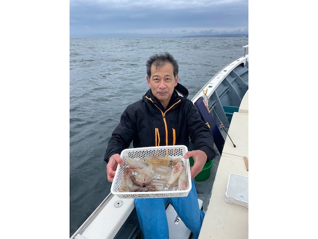 【釣果速報】神奈川県佐円丸でマルイカが絶好調!36cmの良型も上がってます!チャンスの多い今、ぜひ乗船を!